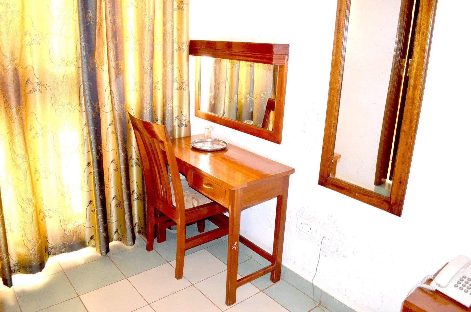 Areba Hotel Entebbe Exterior photo
