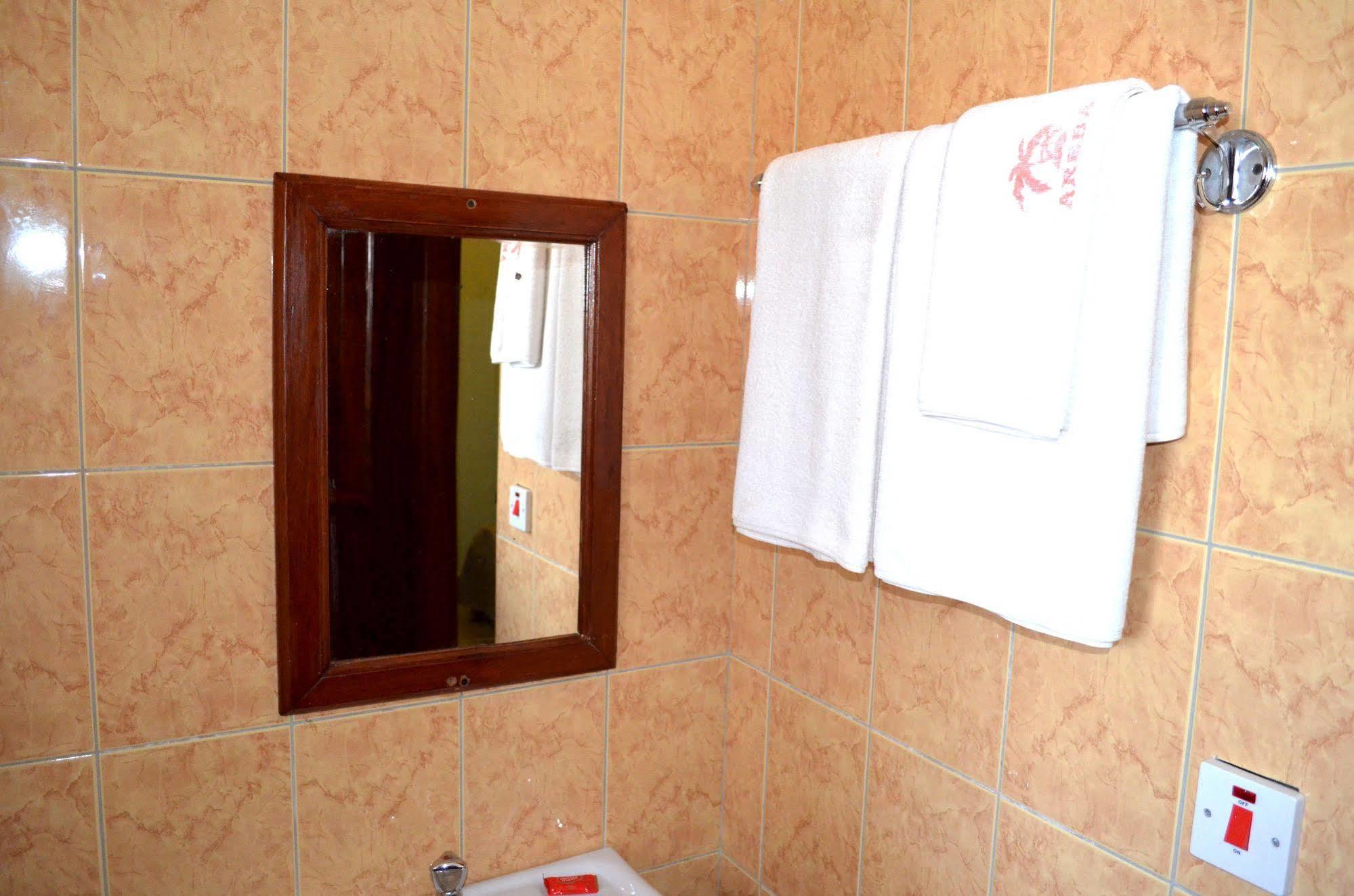 Areba Hotel Entebbe Exterior photo