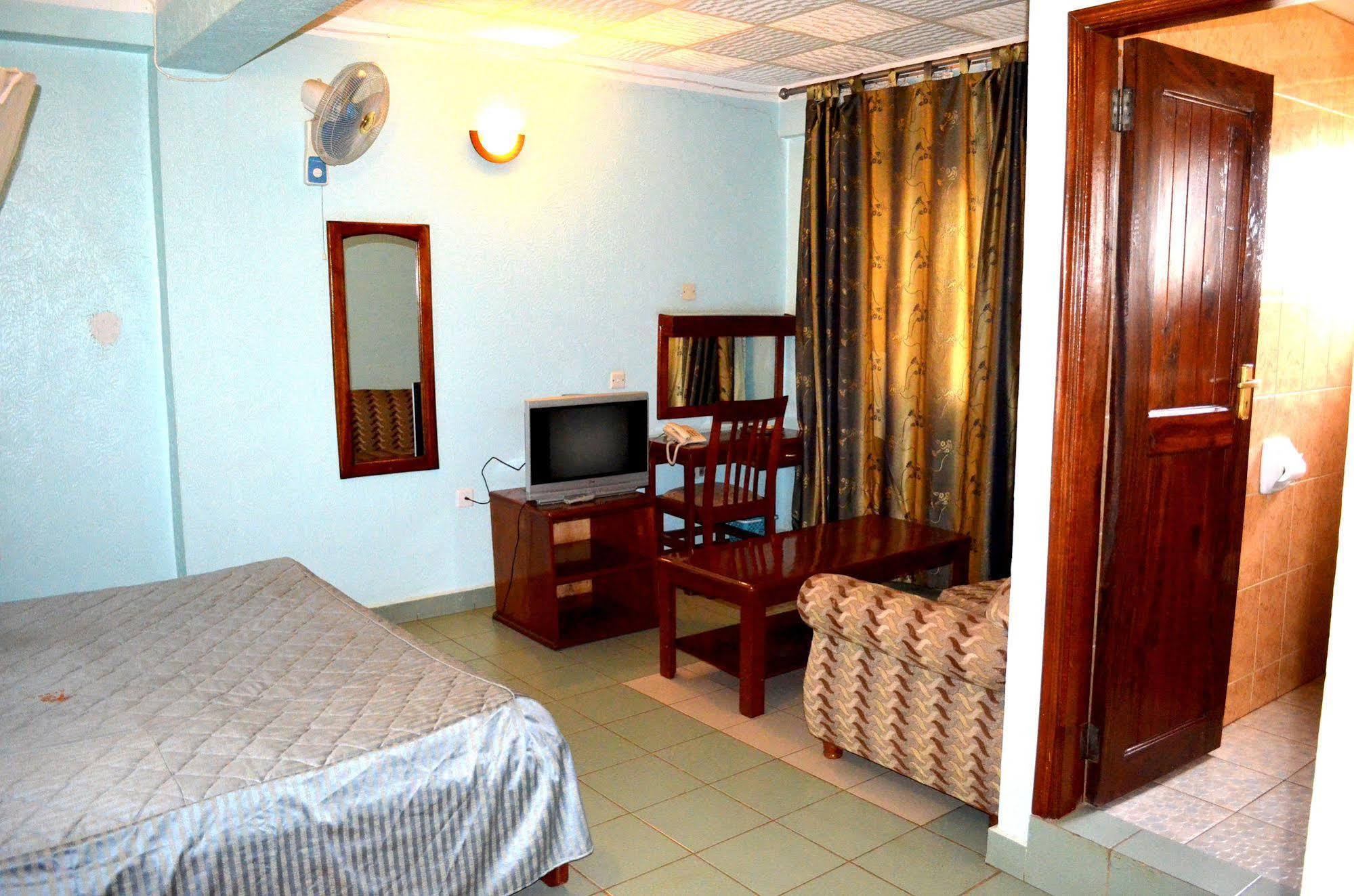 Areba Hotel Entebbe Exterior photo